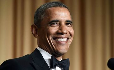 Everyone is praising Obama for acting as Santa to a Boys and Girls club