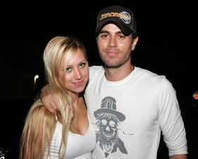 Enrique Iglesias posts first photo with one of his newborn twins