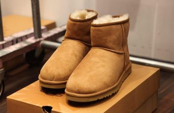 Woman kicked out of airline lounge for wearing Uggs