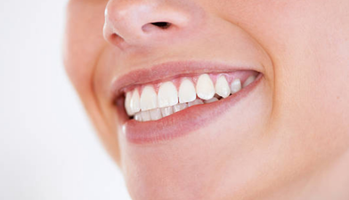 The whitening toothpaste celeb dentists swear by… and it’s only €3