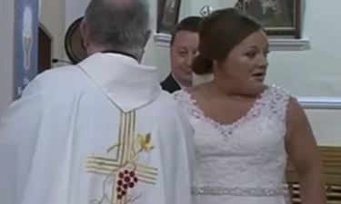 An Irish dad gave his daughter the sweetest surprise at her wedding ceremony