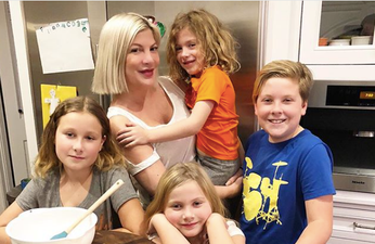 People are saying the same thing about this photo of Tori Spelling’s family