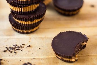 These healthy peanut butter cups are about to kick your Reese’s addiction