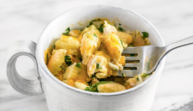 This 5-minute breakfast mug is the ultimate morning treat on the go