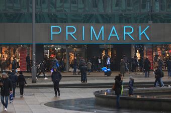 Mamas, this €17 Penneys dress is available now and it’s gorgeous