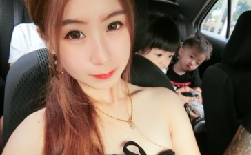 Mum gets unjustified hate after sharing photo of her stretch marks after having four kids