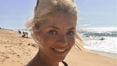 We really want Holly Willoughby’s flattering swimsuit for holidays