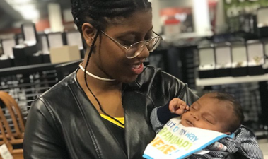 This woman delivered her baby alone in a hotel room like an absolute champ