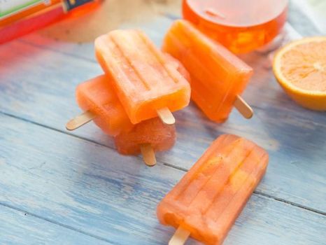 Aperol Spritz ice lollies