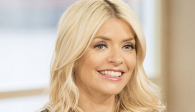 Holly Willoughby is wearing €50 Zara trousers today and we love them
