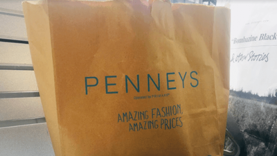 Mamas, we found a fab floral dress and it’s only €16 in Penneys