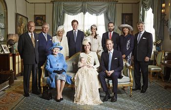 YAS! The whole Middleton fam has arrived en masse at the Royal Wedding