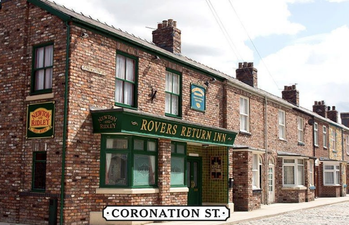 There’s going to be a romantic proposal on Coronation Street next week
