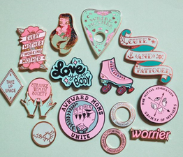 This company make amazingly unique badges for mums and I want them all