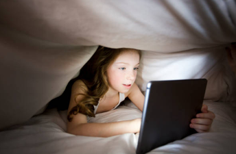 Parents urged to stop children’s screen time an hour before they go to sleep