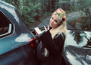 Jessica Simpson shares warning after she breaks a toilet seat while pregnant