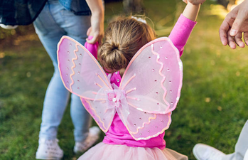 7-year-old girl wants photo of a fairy and mum doesn’t know what to do