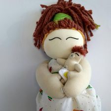 Doula makes educational dolls to explain childbirth to children and they’re brilliant