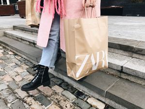 The ultimate spring bargain has to be Zara’s gorgeous €20 white shirt