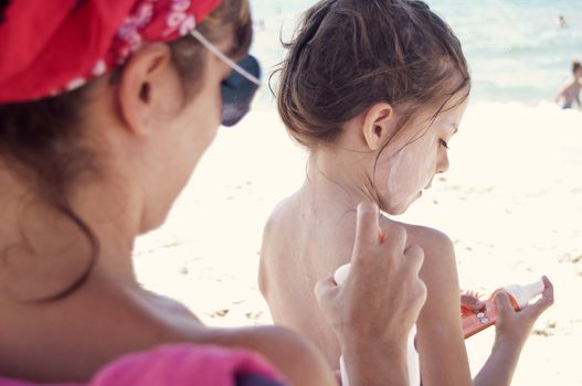 Protecting children’s skin from the sun