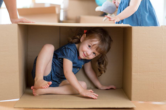 Entertaining toddlers: 5 easy ideas that turn a cardboard box into hours of fun