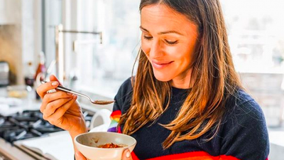 Jennifer Garner responds to pregnancy rumours in the best way possible