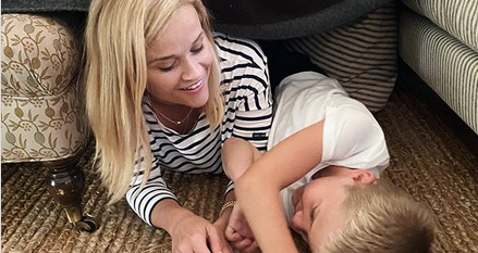 Reese Witherspoon pregnancies