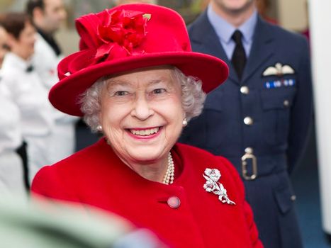 Queen Elizabeth gets two new corgi puppies