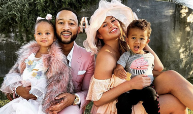 Chrissy Teigen just shut down mum shamers in the most Chrissy Teigen way ever