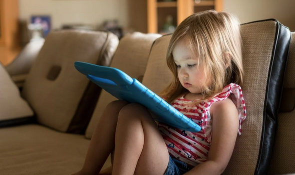 screen time linked to disturbed behaviour