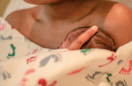 skin-to-skin with mother after birth can save 150.000 premature babies