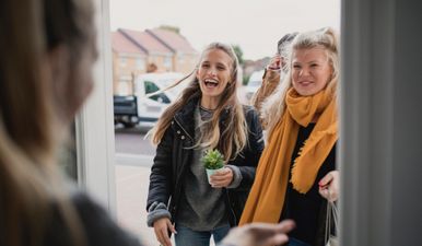 Study finds 1 in 3 house guests snoop through your home when visiting