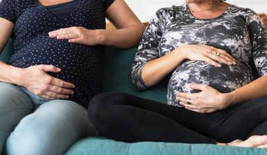 Same-sex couple give birth just 13 days apart: “It’s like having twins, but from different bodies”