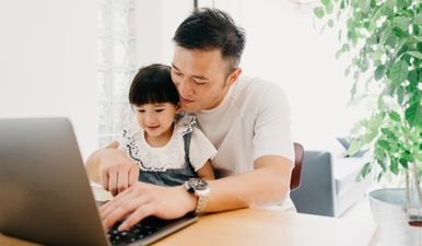 ‘Parenting school’ introduces point system to help create ‘five-star parents’