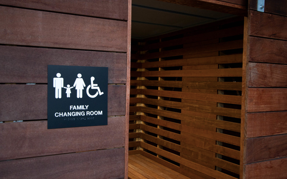 mum mistakes dad for paedophile