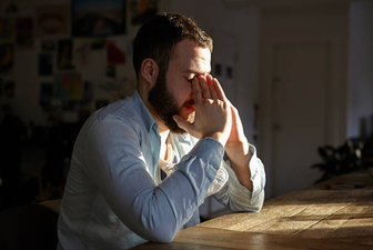 Woman left furious as boyfriend signs her up for “etiquette lessons” before meeting parents