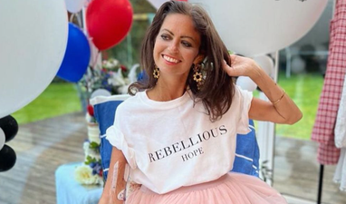 Bowel cancer warnings should be on toilet paper, Deborah James says