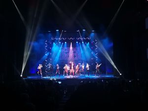 School of Rock cast : "Hopefully we've inspired a couple of kids to pick up a guitar."