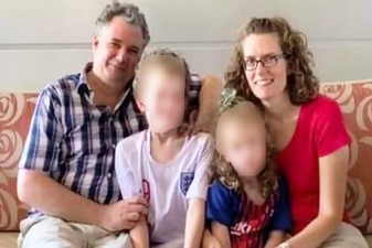 Midwife tragically dies in front of her children on flight