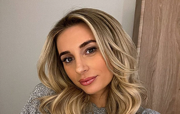 Dani Dyer reveals the gender of her twin babies