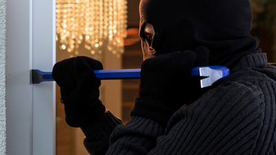 Former burglars reveal what makes a home a target at Christmas
