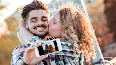 Happy couples are less likely to share photos of their partner on social media, study says