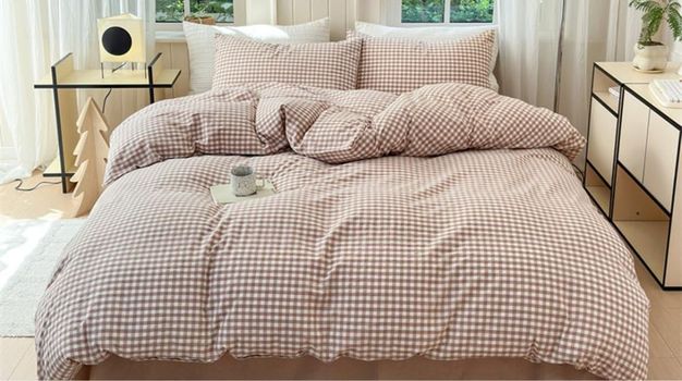 Shoppers rave about 'cosy' gingham duvet set that's perfect for autumn
