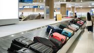 Baggage handler issues warning to people who tie ribbons onto their suitcases
